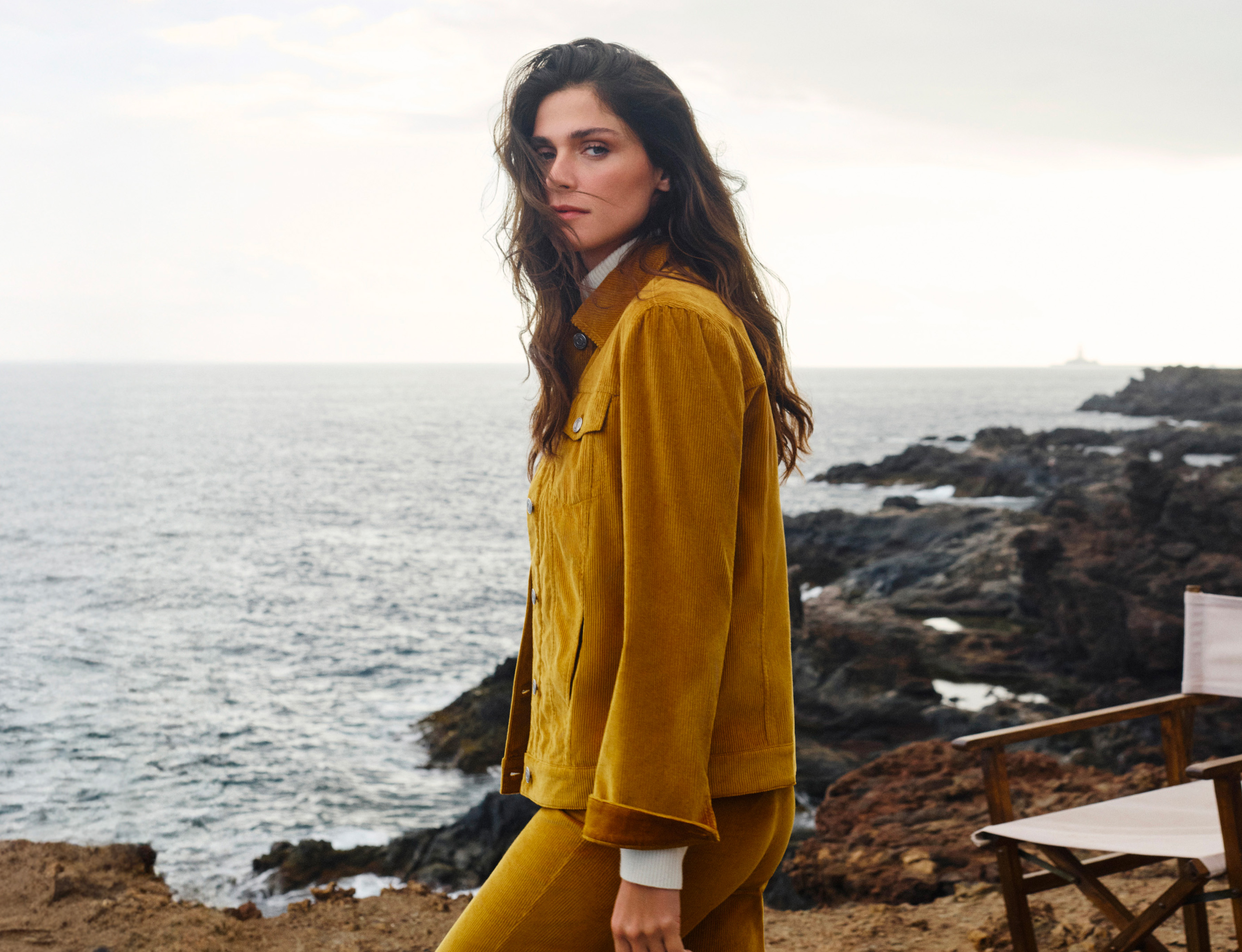 Horizontal 01 Pennyblack